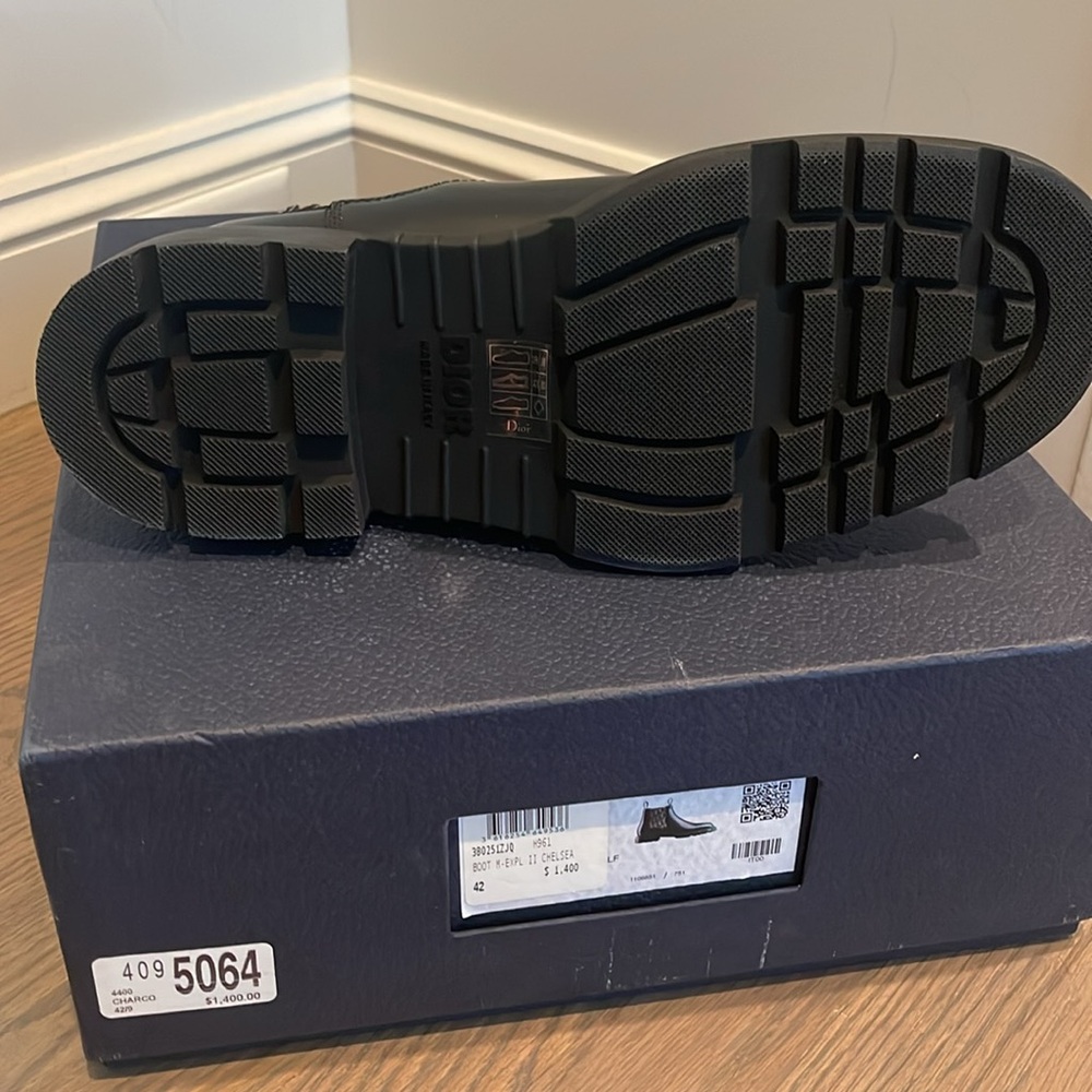 Dior Men’s Boot Size 42 EU / 9D US. Never worn, purchased in December 2021. - Picture 2 of 3